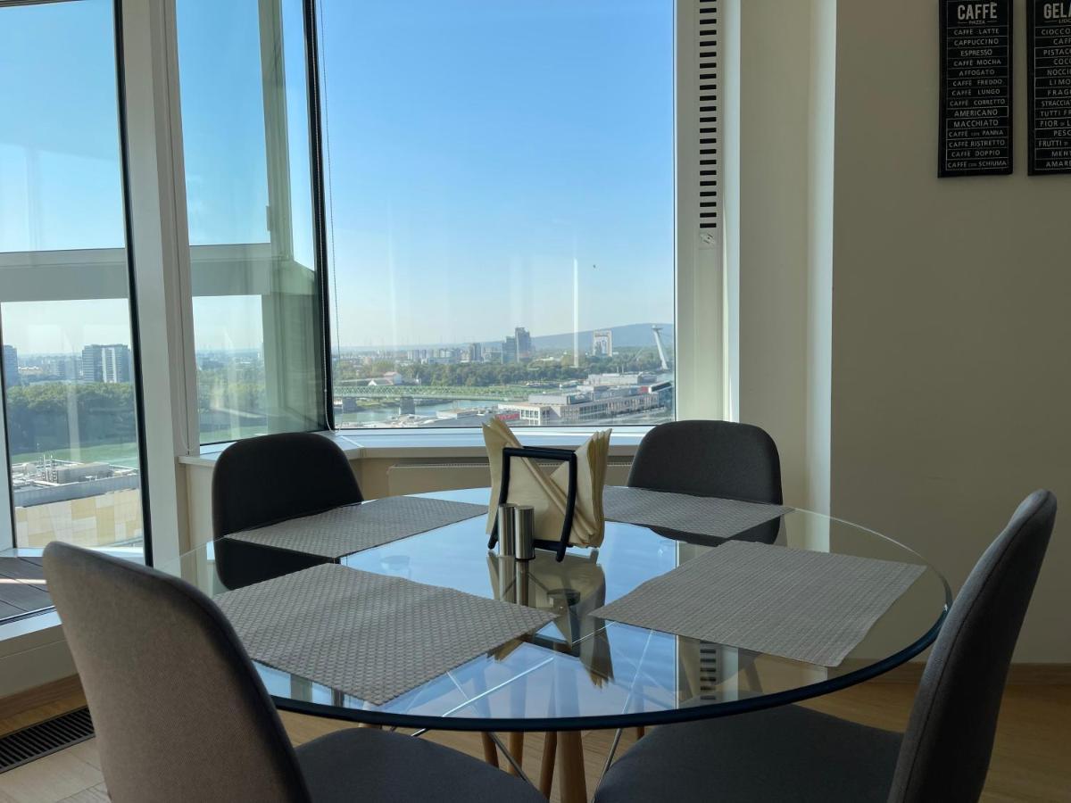 Sag Panorama Apartment 3 Rooms 19Th Floor Great View Free Parking Bratislava Exteriér fotografie