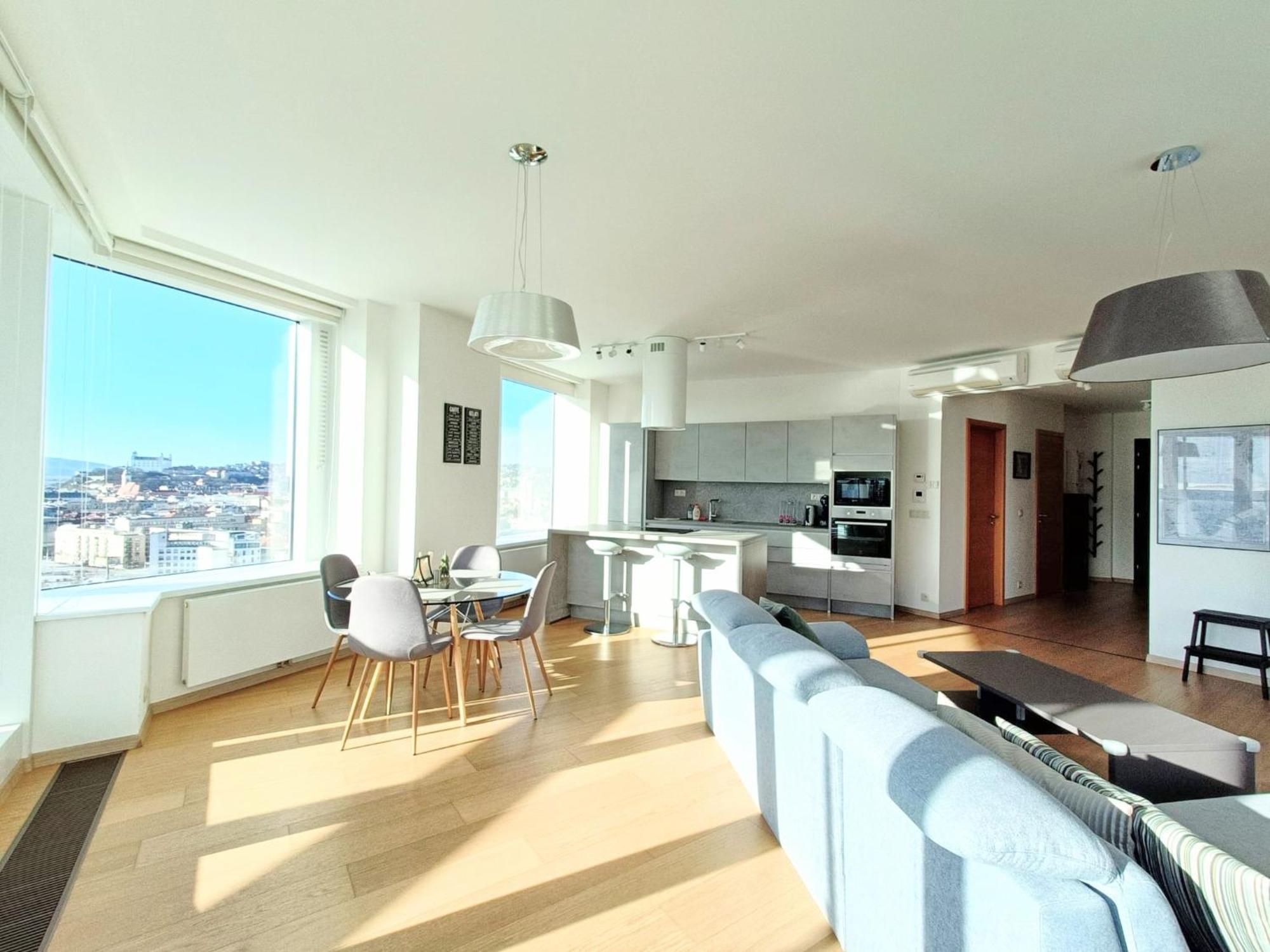 Sag Panorama Apartment 3 Rooms 19Th Floor Great View Free Parking Bratislava Exteriér fotografie