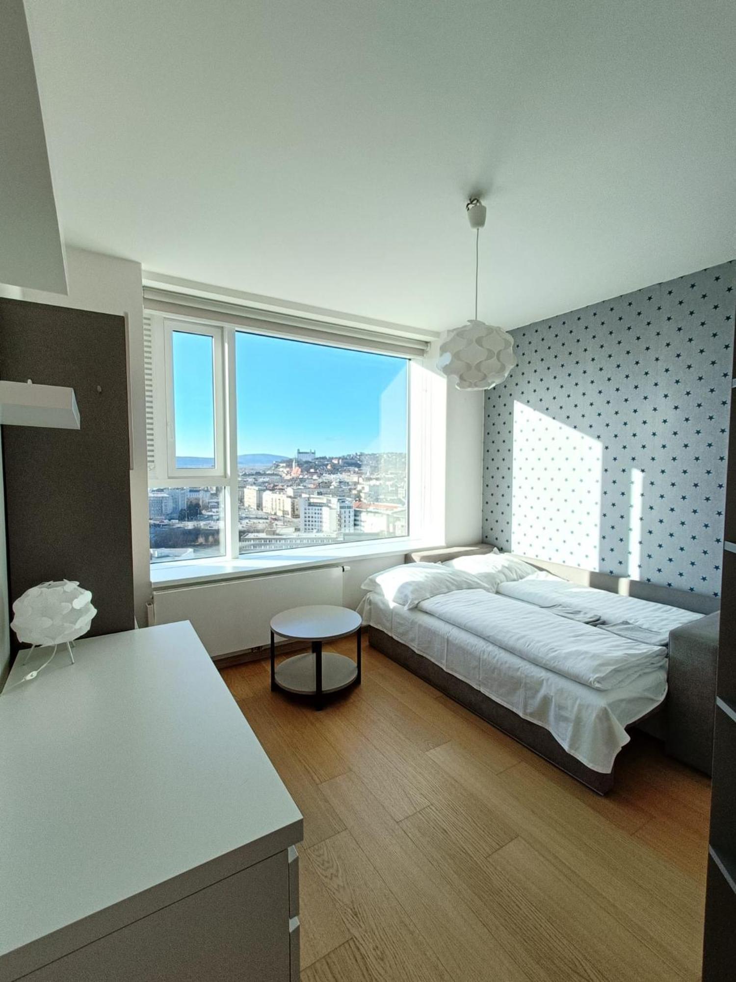Sag Panorama Apartment 3 Rooms 19Th Floor Great View Free Parking Bratislava Exteriér fotografie